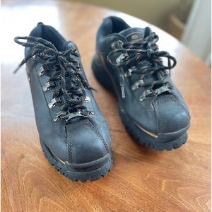 Woman’s New Skechers boots